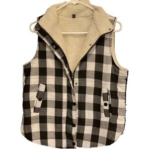 BUFFALO BLACK AND WHITE CHECK VEST FLEECE LINING SIZE XL